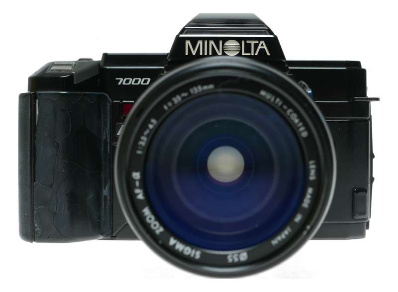 Minolta 7000 AF SLR Camera Sigma Zoom 28 - 135mm f/3.5 -