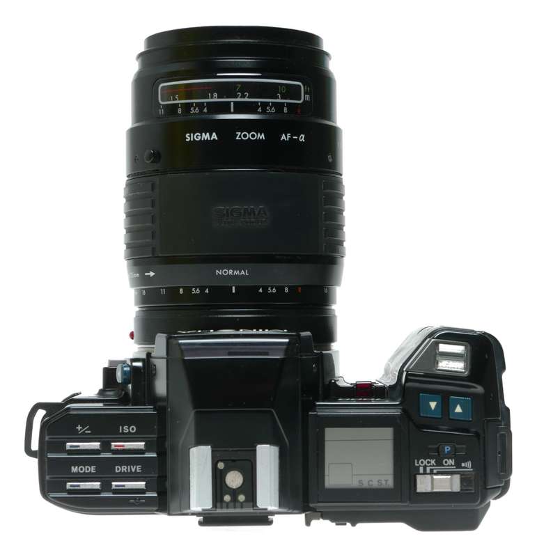 Minolta 7000 AF SLR Camera Sigma Zoom 28 - 135mm f/3.5 -