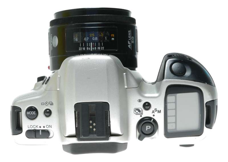 Minolta Dynax 500si SLR Camera with AF 50mm f/1.7 Lens