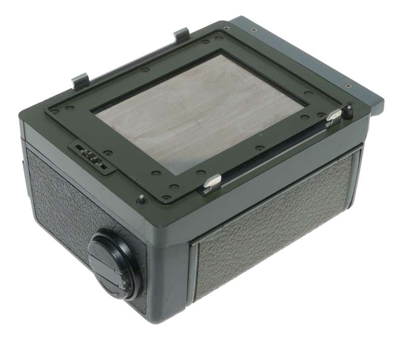 Bronica SAFARI ETRS 220 Medium Format Film Camera back