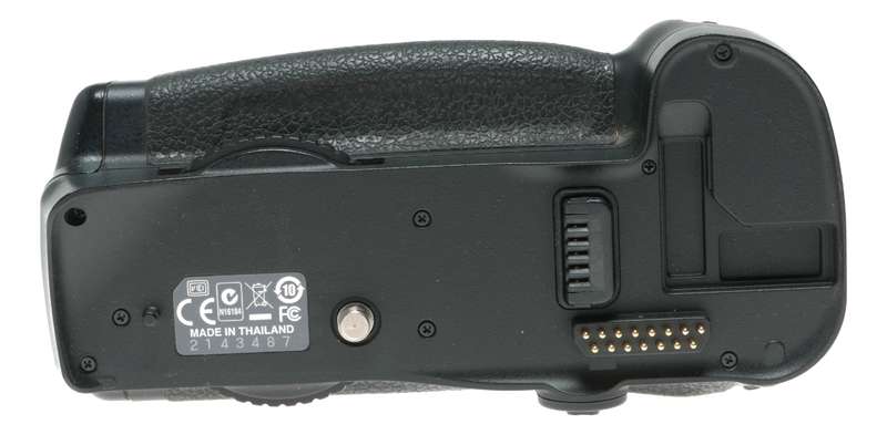 Nikon MB-D10 Multi-Power Battery Pack for DSLR Cameras