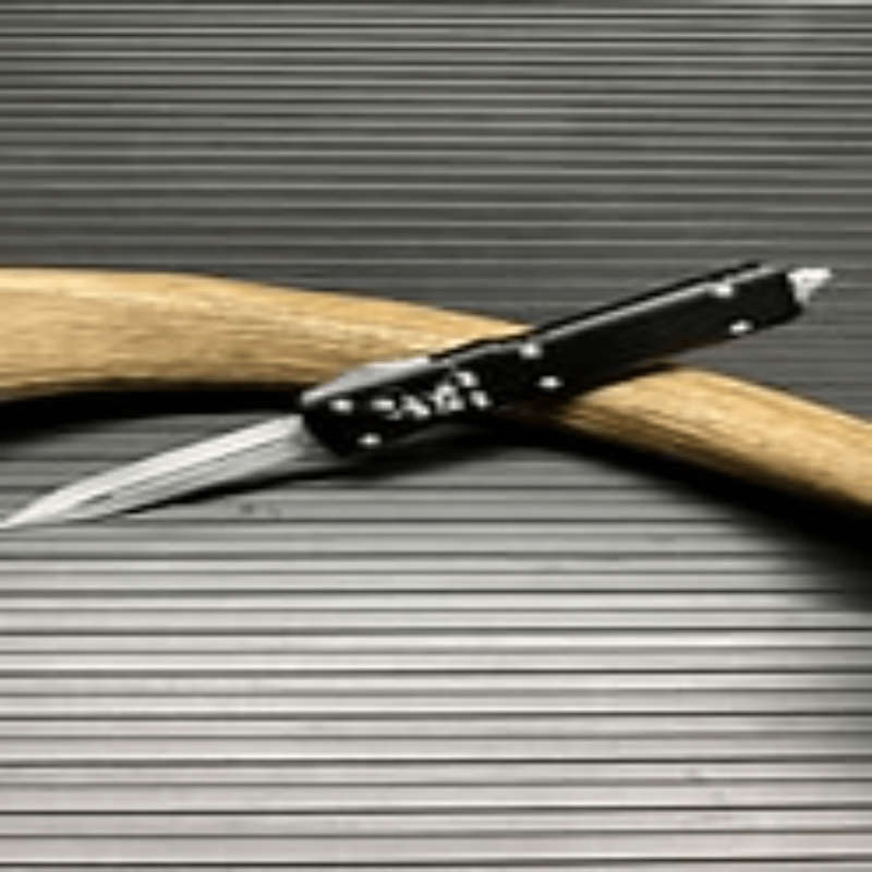 Ultratech DE Steamboat Willie Standard  122-1SB Knife