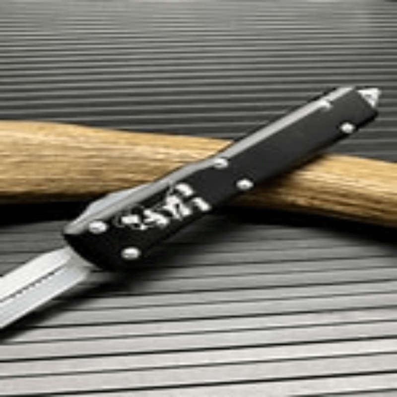 Ultratech DE Steamboat Willie Standard  122-1SB Knife