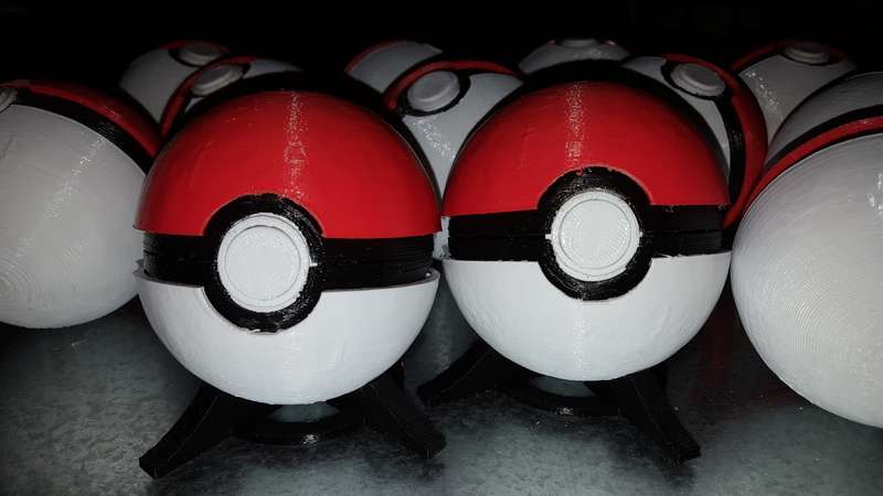 3D Printed Pokeballs - 1 Pokeball with a stand