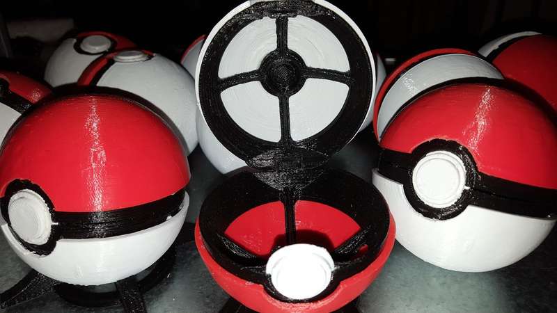 3D Printed Pokeballs - 1 Pokeball with a stand