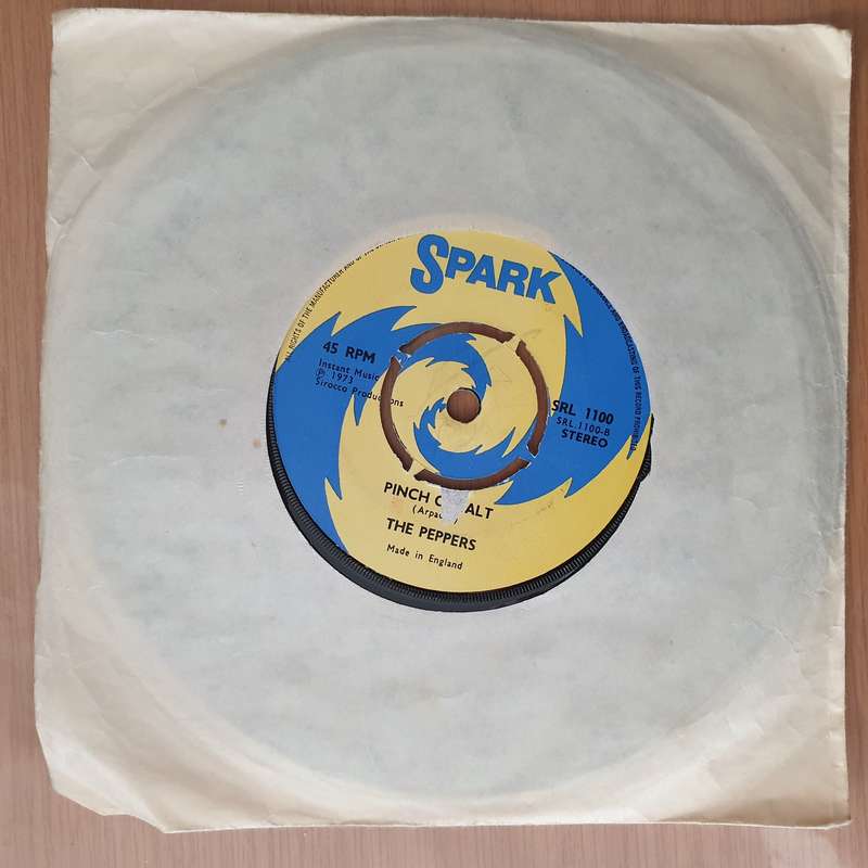 The Peppers  Pepper Box - Vinyl 7" Record - Very-Good+ Quality (VG+) (Aryeh)