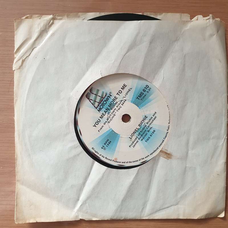 Lionel Richie  Hello / You Mean More To Me  - Vinyl 7" Record - Very-Good+ Quality (VG+) (very...