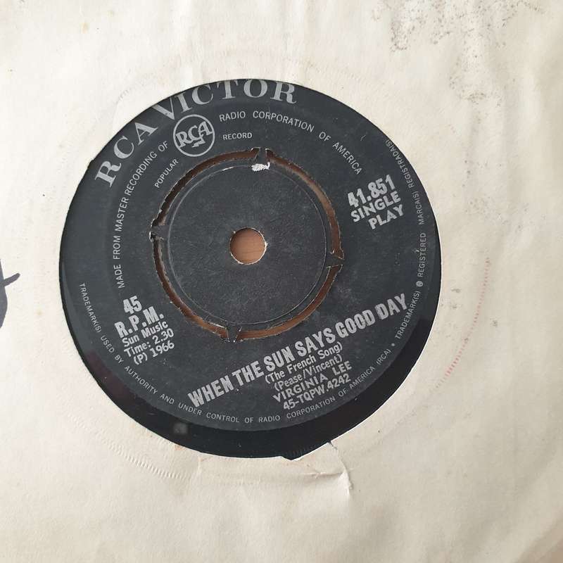 Virginia Lee - Darling It's Wonderful - Vinyl 7" Record - Very-Good+ Quality (VG+) (verygoodplus7)