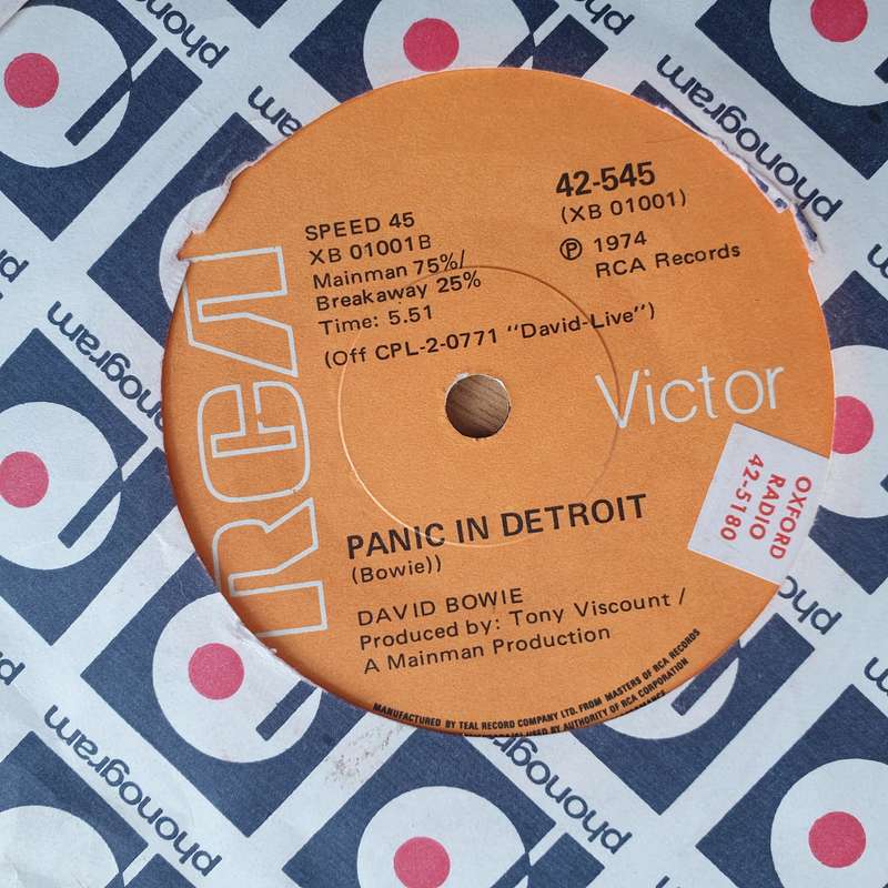 David Bowie  Knock On Wood - Vinyl 7" Record - Very-Good+ Quality (VG+) (verygoodplus7)