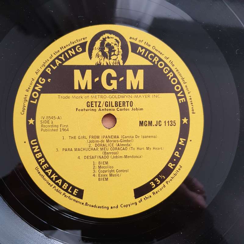 Stan Getz / Joao Gilberto Featuring Antonio Carlos Jobim  Getz / Gilberto - Vinyl LP Record - ...