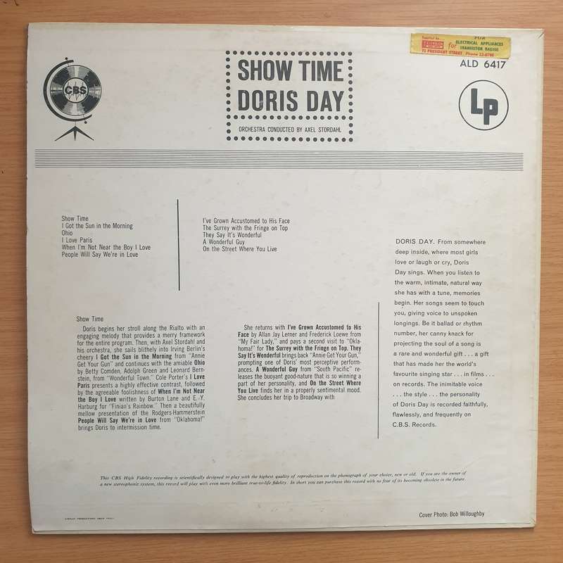 Doris Day  Show Time - Vinyl LP Record - Very-Good Quality (VG) (verry)