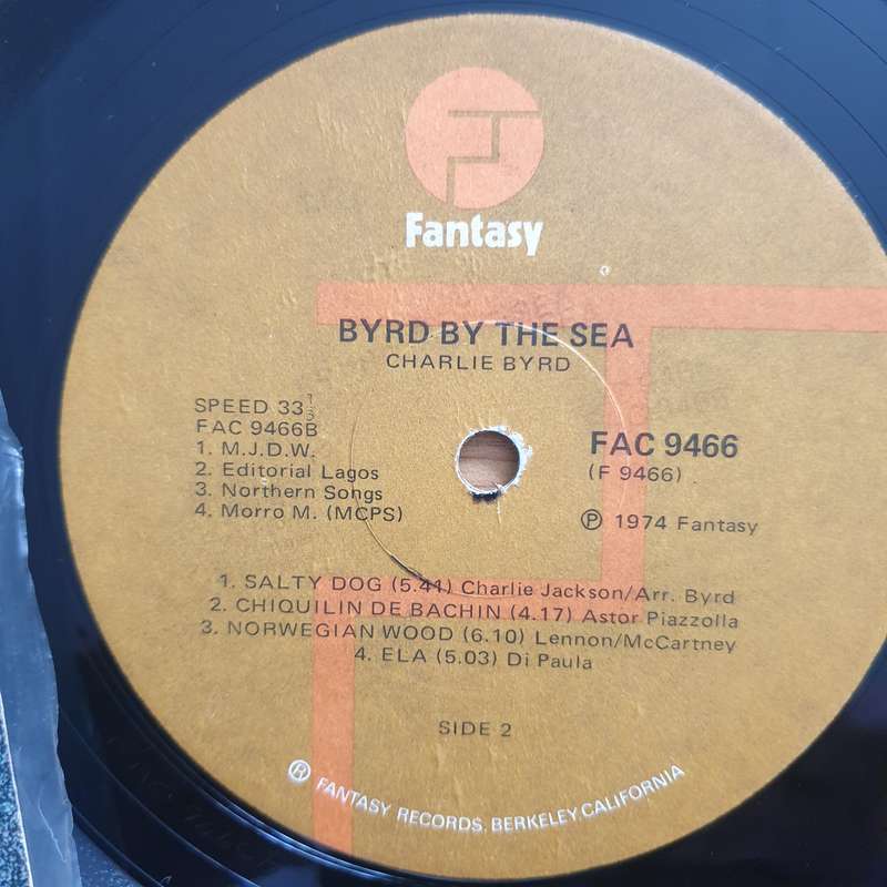 Charlie Byrd  Byrd By The Sea  Vinyl LP Record - Very-Good+ Quality (VG+) (verygoodplus)