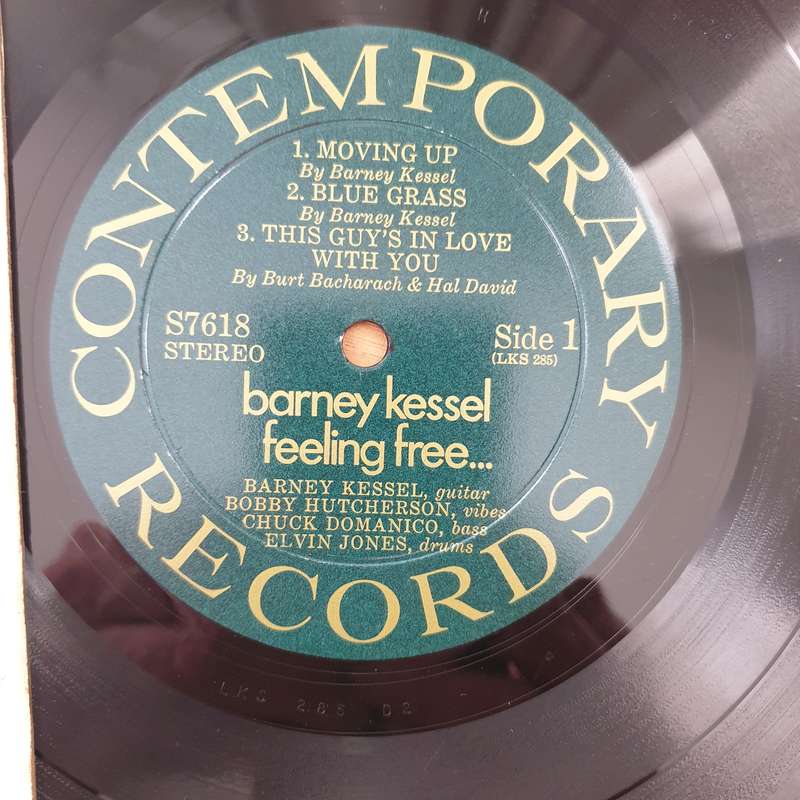 Barney Kessel  Feeling Free  Vinyl LP Record - Very-Good Quality (VG) (verry)