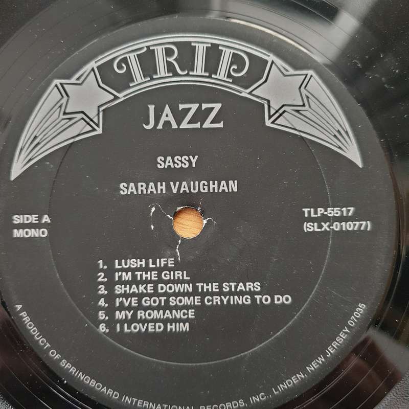 Sarah Vaughan  Sassy - Vinyl LP Record - Very-Good+ Quality (VG+) (verygoodplus)
