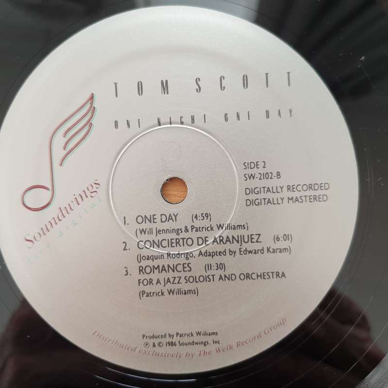 Tom Scott  One Night / One Day - Vinyl LP Record - Very-Good+ Quality (VG+) (verygoodplus)