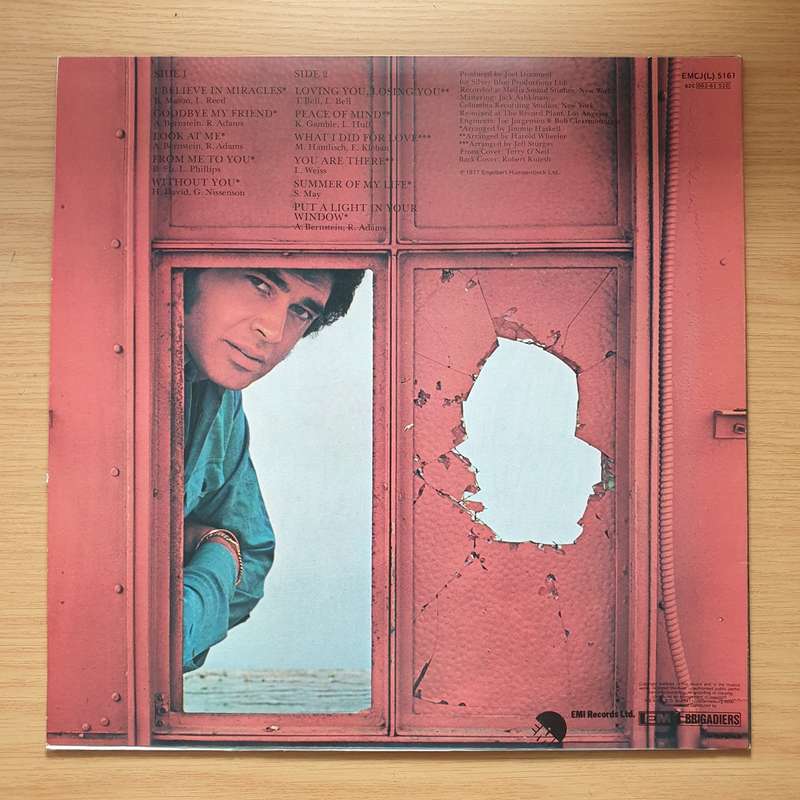 Engelbert Humperdinck  Miracles - Vinyl LP Record - Very-Good+ Quality (VG+) (verygoodplus)