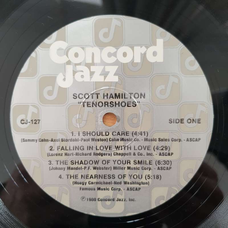 Scott Hamilton  Tenorshoes - Vinyl LP Record - Very-Good+ Quality (VG+) (verygoodplus)