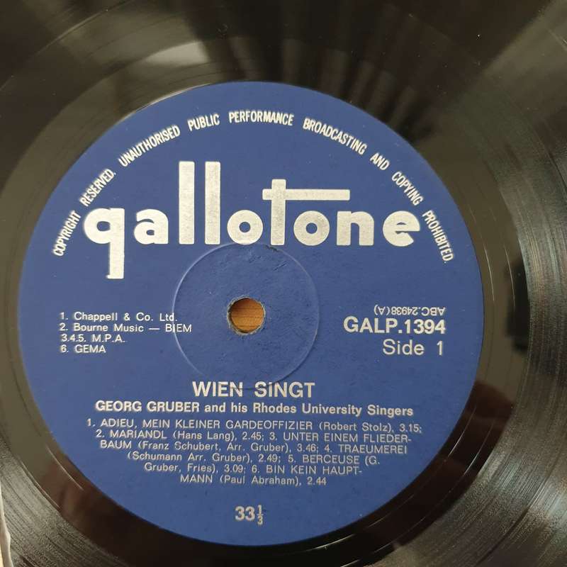 Wien Singt - Georg Gruber and his Rhodes University Singers - Grahamstown South Africa - Vinyl LP...