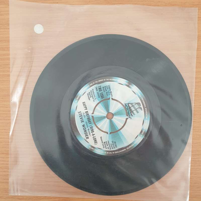 Stevie Wonder  Happy Birthday - Vinyl 7" Record - Very-Good+ Quality (VG+) (verygoodplus7)