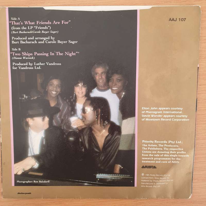 Dionne & Friends featuring Elton John, Gladys Knight and Stevie Wonder  That's What Friends Ar...