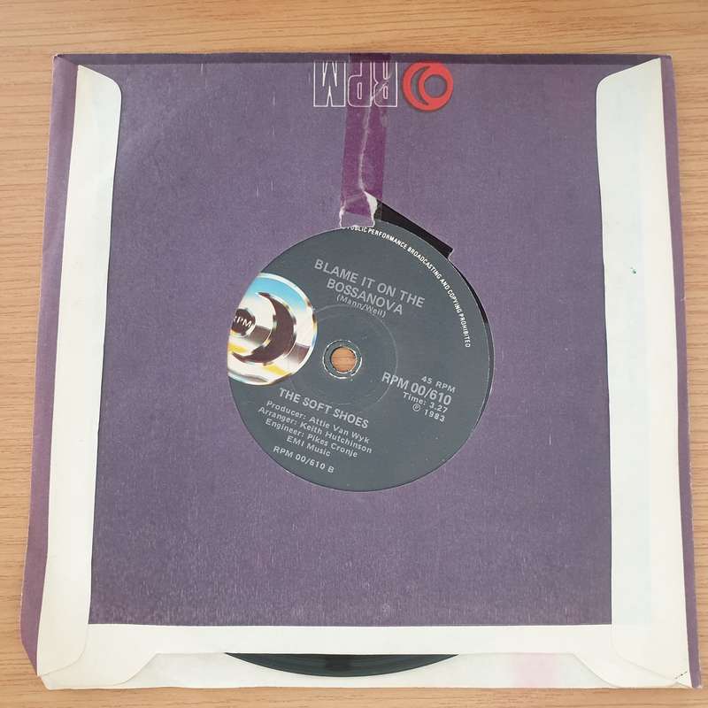 Soft Shoes  Elvis Astaire - Vinyl 7" Record - Very-Good+ Quality (VG+) (verygoodplus7)