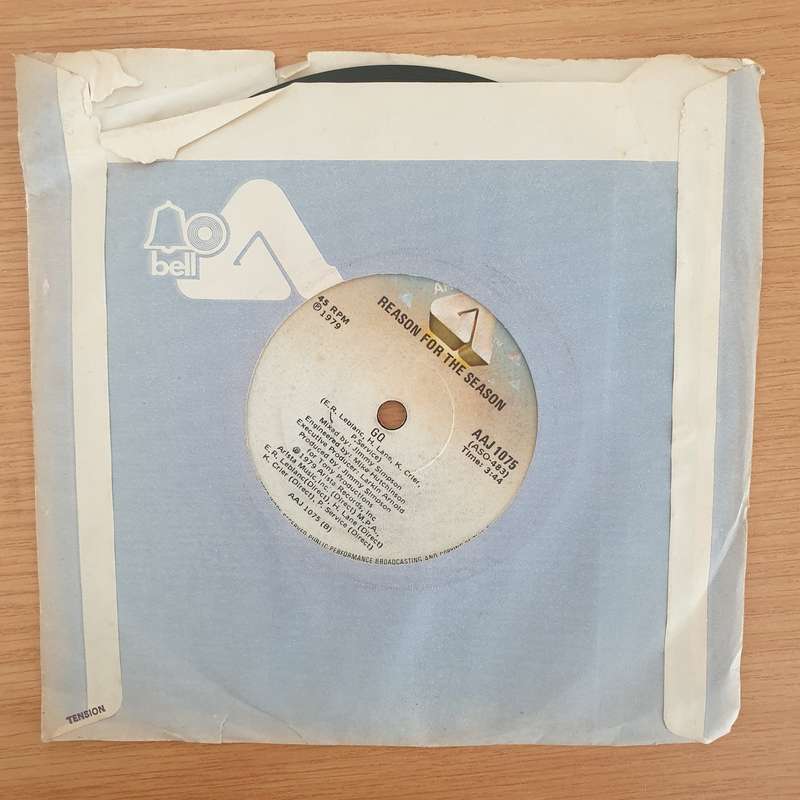 GQ  Standing Ovation - Vinyl 7" Record - Very-Good+ Quality (VG+) (verygoodplus7)