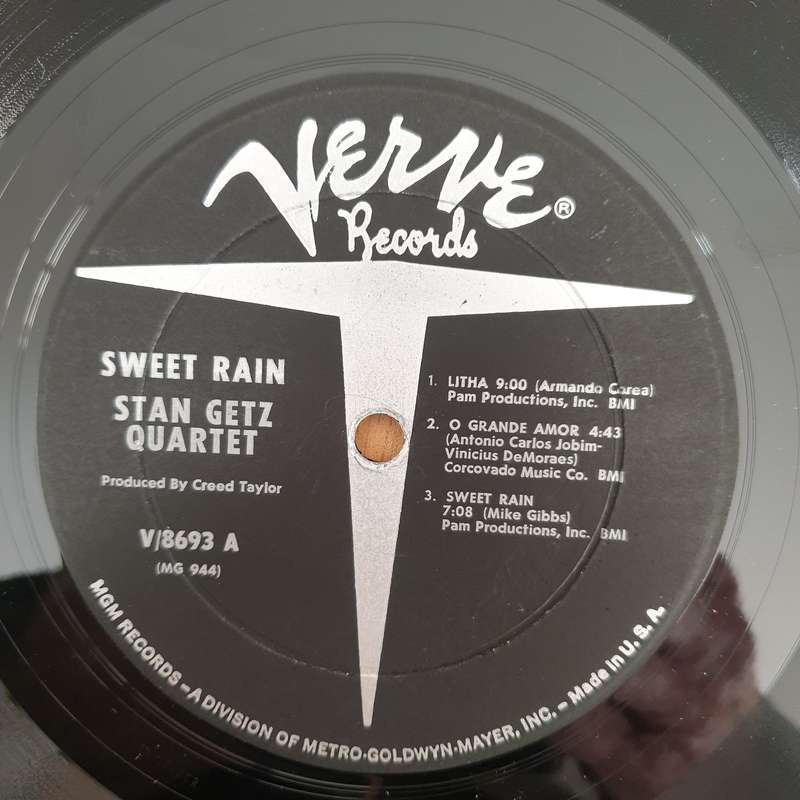 Stan Getz  Sweet Rain   Vinyl LP Record - Very-Good+ Quality (VG+) (verygoodplus)