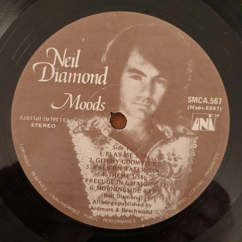 Neil Diamond  Moods (with lyrics) - Vinyl LP Record - Very-Good Quality (VG)  (verry)