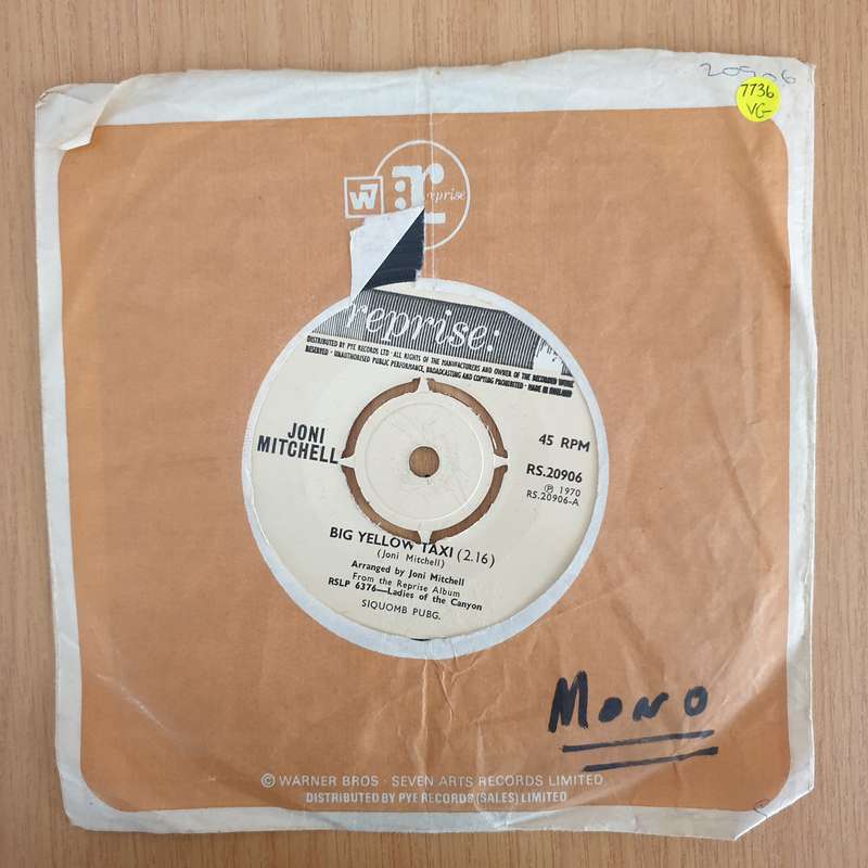 Joni Mitchell  Big Yellow Taxi - 7" Record - Very-Good Quality (VG) (verry7) (DLB)