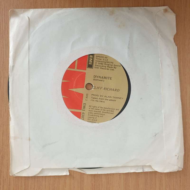 Cliff Richard  Dreamin - 7" Record - Very-Good+ Quality (VG+) (verygoodplus7) (DLB)