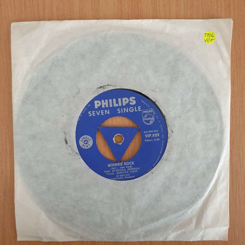 The Jumping Jewels, Johnny Lion  C'M On Everybody - Twist / Bonnie Rock - 7" Record - Very-Goo...