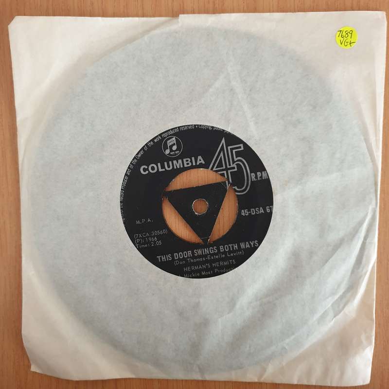 Herman's Hermits  This Door Swings Both Ways - 7" Vinyl Record  (VG+) (DLB)