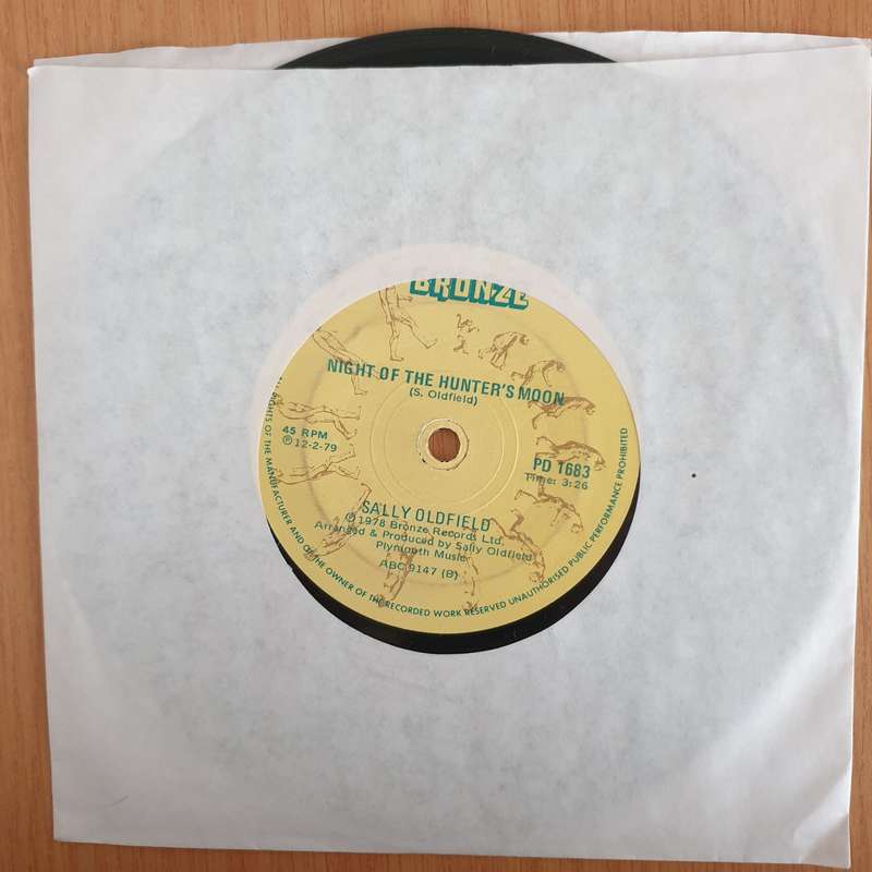 Sally Oldfield  Mirrors - 7" Record - Very-Good+ Quality (VG+) (verygoodplus7)(DLB)