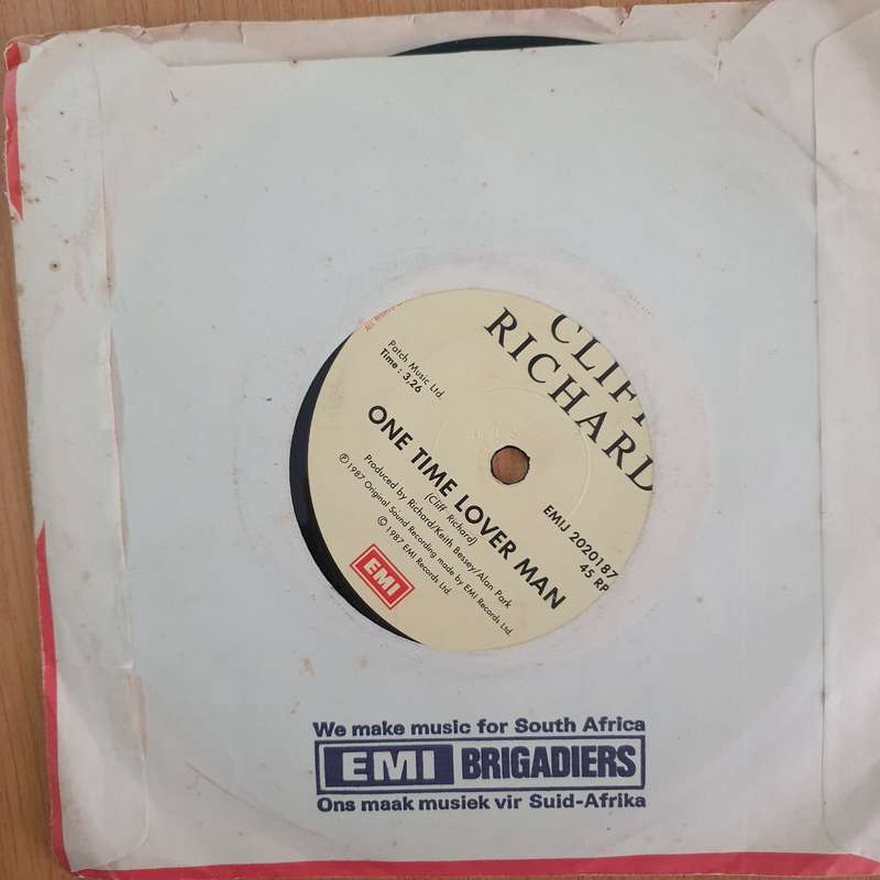 Cliff Richard  Some People - 7" Record - Very-Good+ Quality (VG+) (verygoodplus7)(DLB)