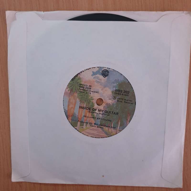 Bellamy Brothers  Let Your Love Flow - 7" Record - Very-Good+ Quality (VG+) (verygoodplus7)(DLB)