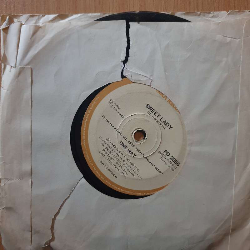 One Way  Who's Foolin' Who - 7" Record - Very-Good- Quality (VG-) (verygoodminus7) (DLB)