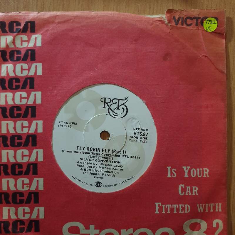 Silver Convention  Fly Robin Fly - 7" Record - Very-Good Quality (VG) (verygood7) (DLB)