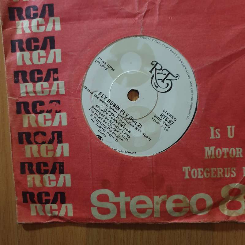 Silver Convention  Fly Robin Fly - 7" Record - Very-Good Quality (VG) (verygood7) (DLB)