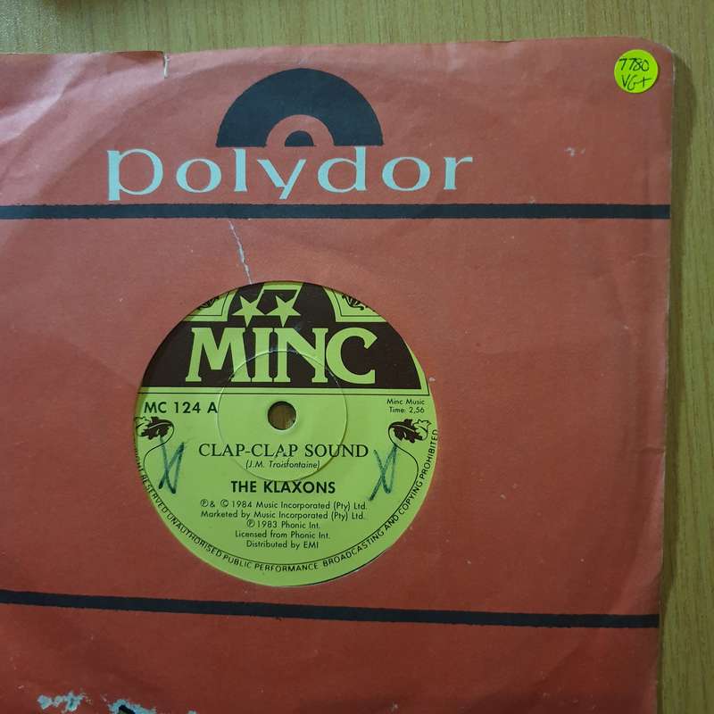 The Klaxons  Clap-Clap Sound - 7" Record - Very-Good+ Quality (VG+) (verygoodplus7) (DLB)