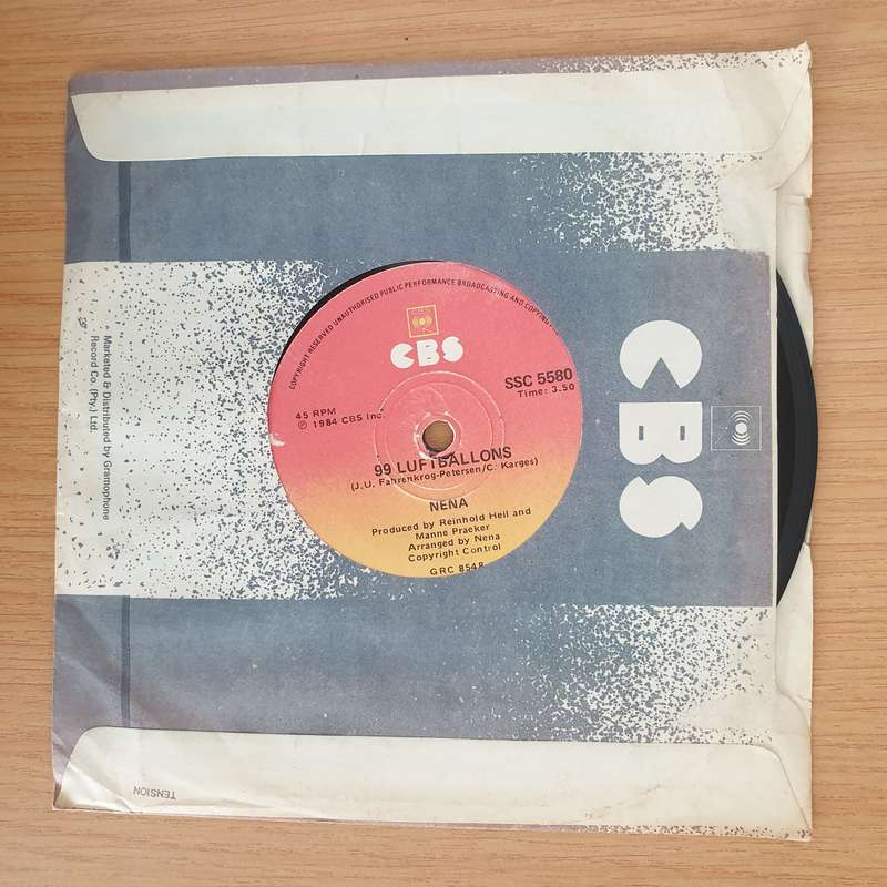 Nena  99 Red Balloons / 99 Luftballons - 7" Record - Very-Good+ Quality (VG+) (verygoodplus7) ...