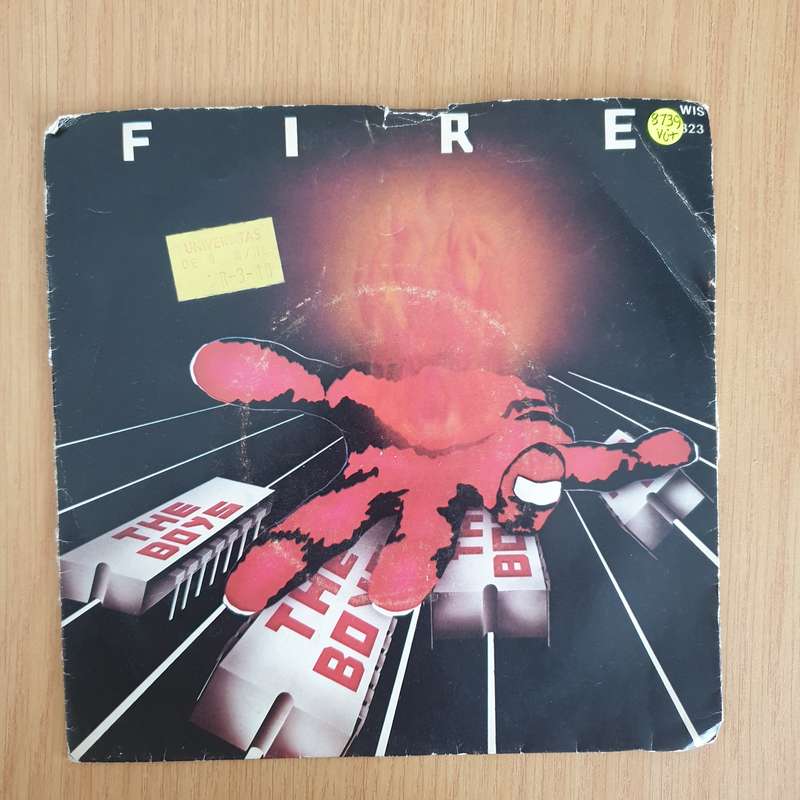 The Boys   Fire - 7" Record - Very-Good+ Quality (VG+) (verygoodplus7) (DLB)