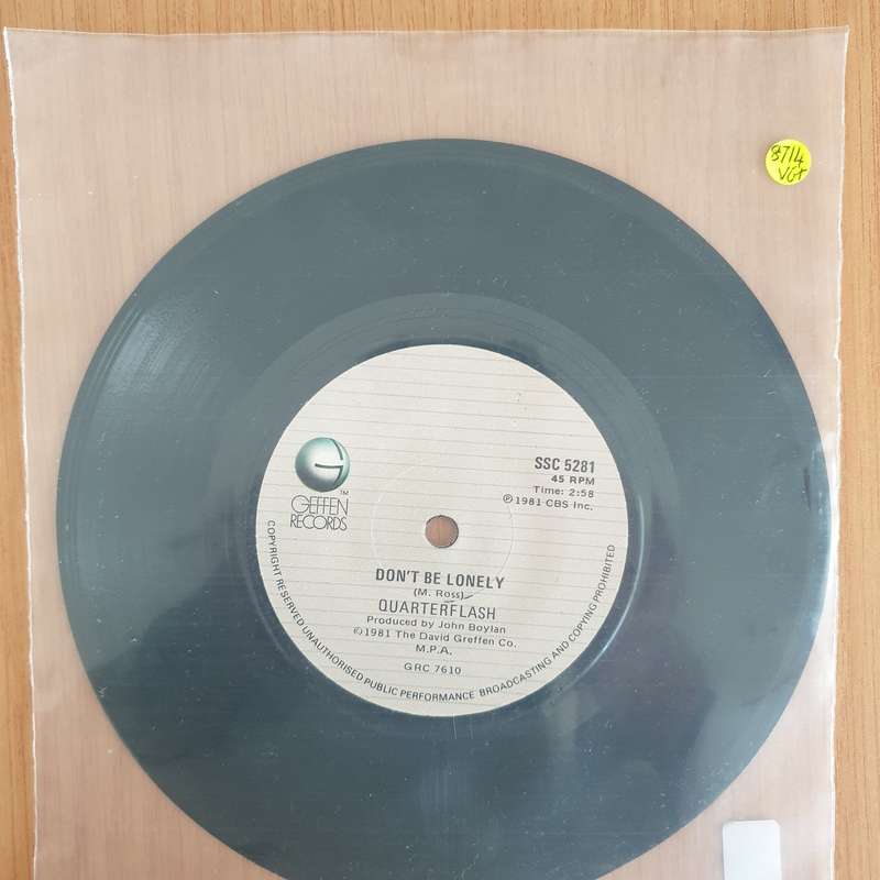 Quarterflash  Harden My Heart - 7" Record - Very-Good+ Quality (VG+) (verygoodplus7) (DLB)