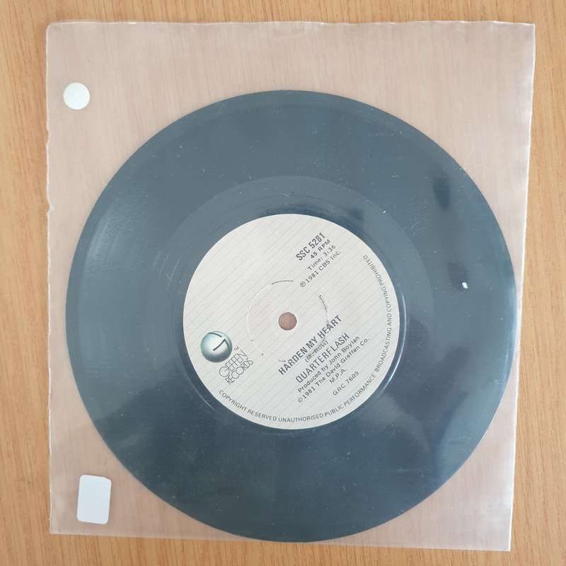 Quarterflash  Harden My Heart - 7" Record - Very-Good+ Quality (VG+) (verygoodplus7) (DLB)
