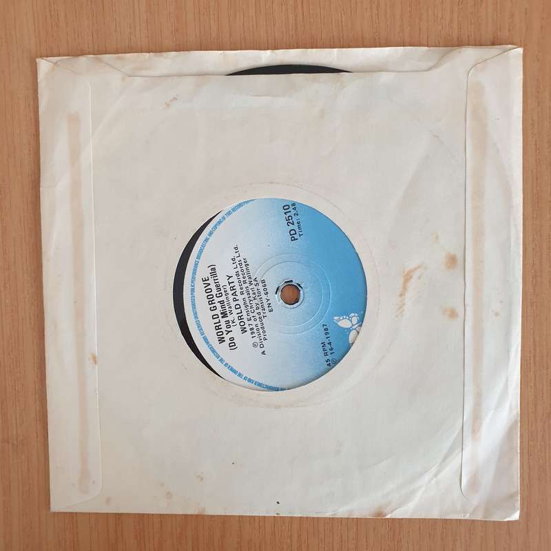 World Party  Ship Of Fools - 7 Record - Very-Good+ Quality (VG+) (verygoodplus7) (DLB)