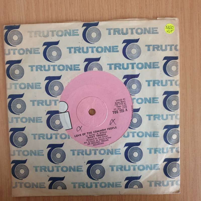Nicky Thomas / The Destroyers  Love Of The Common People / Compass - 7" Vinyl Record  (VG+) (DLB)