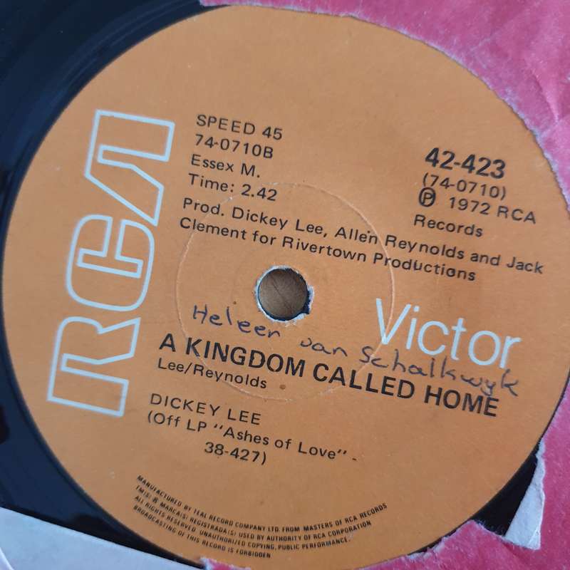 Dickey Lee  A Kingdom I Call Home / Ashes Of Love - 7" Vinyl Record  (VG) (DLB)