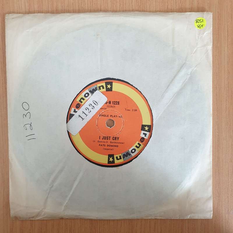 Fats Domino  It Keeps Rainin' / I Just Cry - 7" Vinyl Record  (VG+) (DLB)