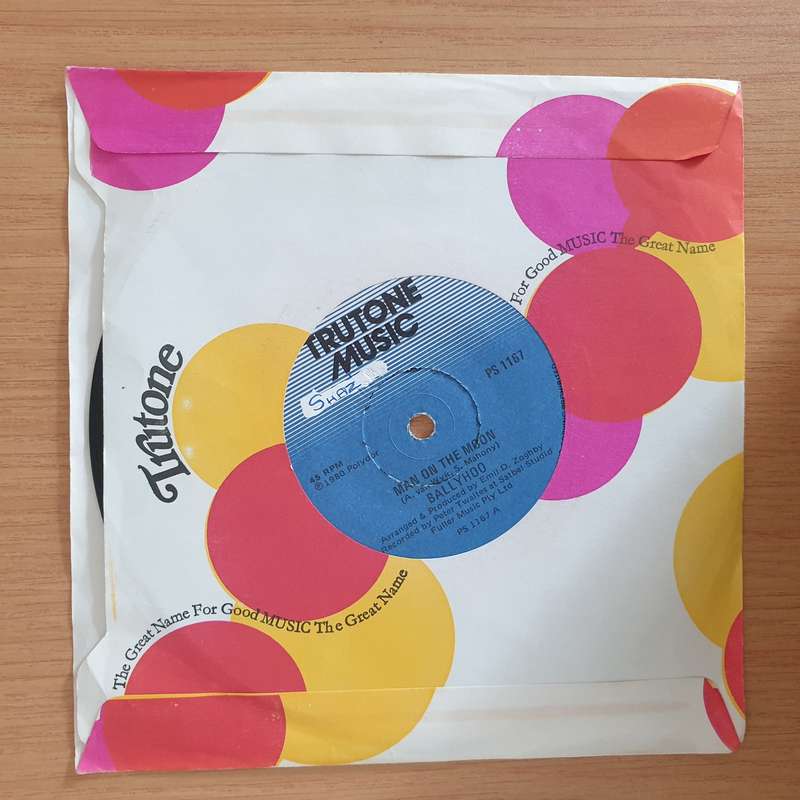 Ballyhoo  Man On The Moon - 7" Vinyl Record  (VG+) (DLB)