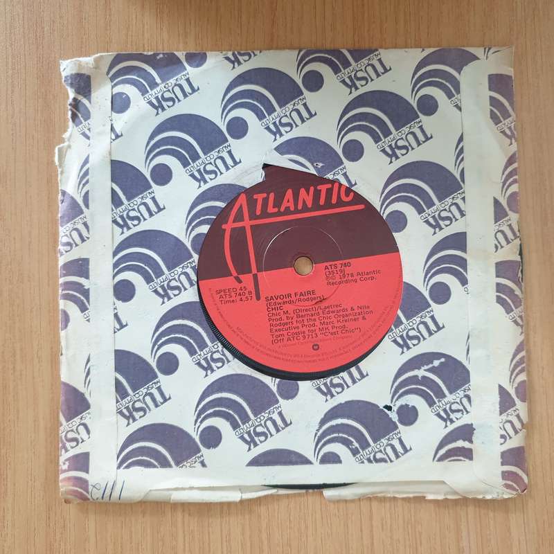 Chic  Le Freak / Savoir Faire - 7" Vinyl Record  (VG+) (DLB)