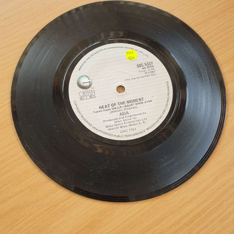 Asia  Heat Of The Moment - Vinyl 7" Record  (VG+)